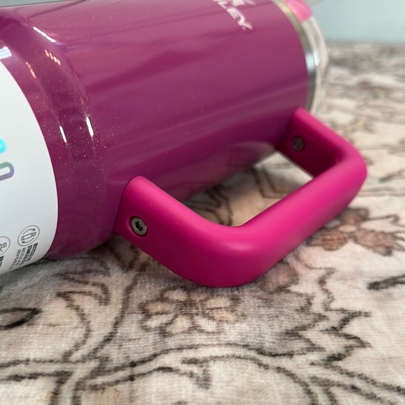 Stanley Magenta Quencher H2.0 30 oz Tumbler - Picture 11 of 11